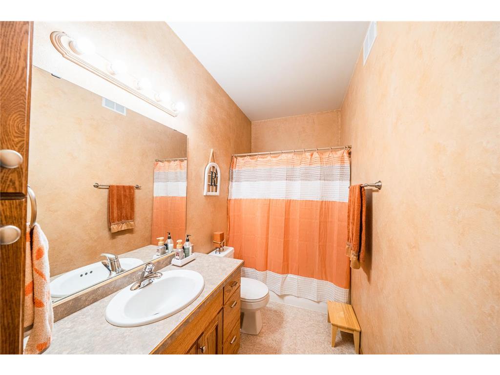969 32nd Street S Moorhead MN 56560 7091881 image32
