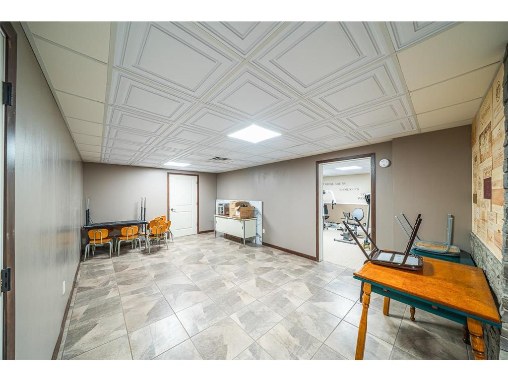 969 32nd Street S Moorhead MN 56560 7091881 image40