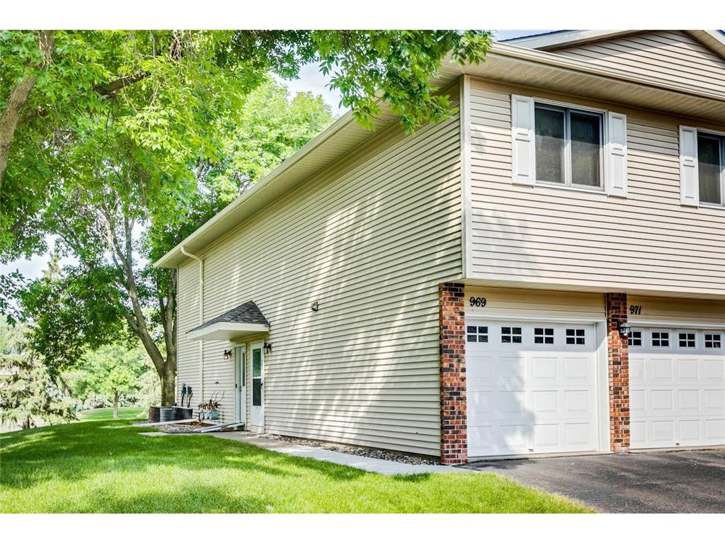 969 Pond View Court, Vadnais Heights, MN, 55127 MLS 6395195 Edina