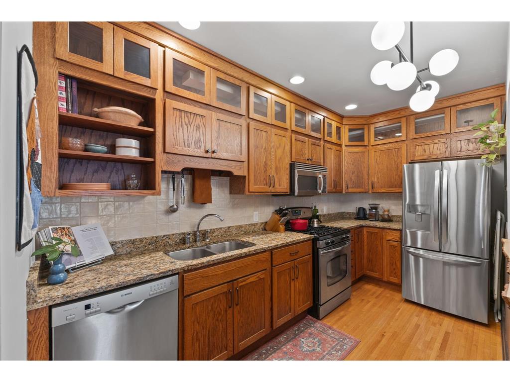 97 Langford Park #4 Saint Paul MN 55108 7022475 image17