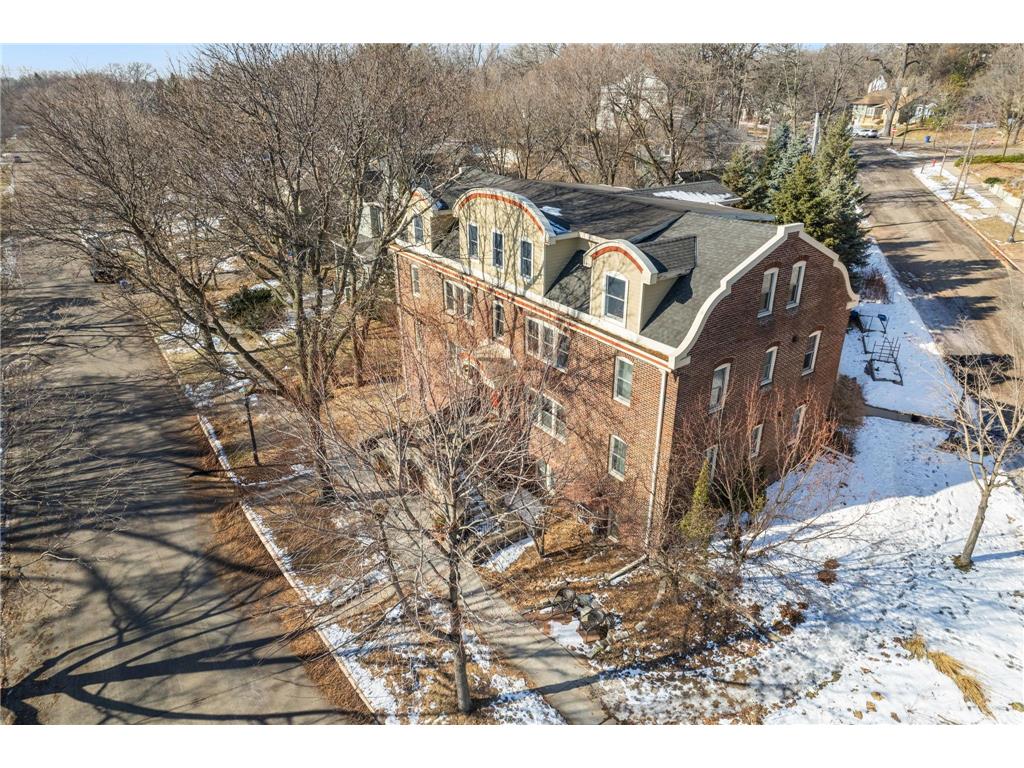 97 Langford Park #4 Saint Paul MN 55108 7022475 image3