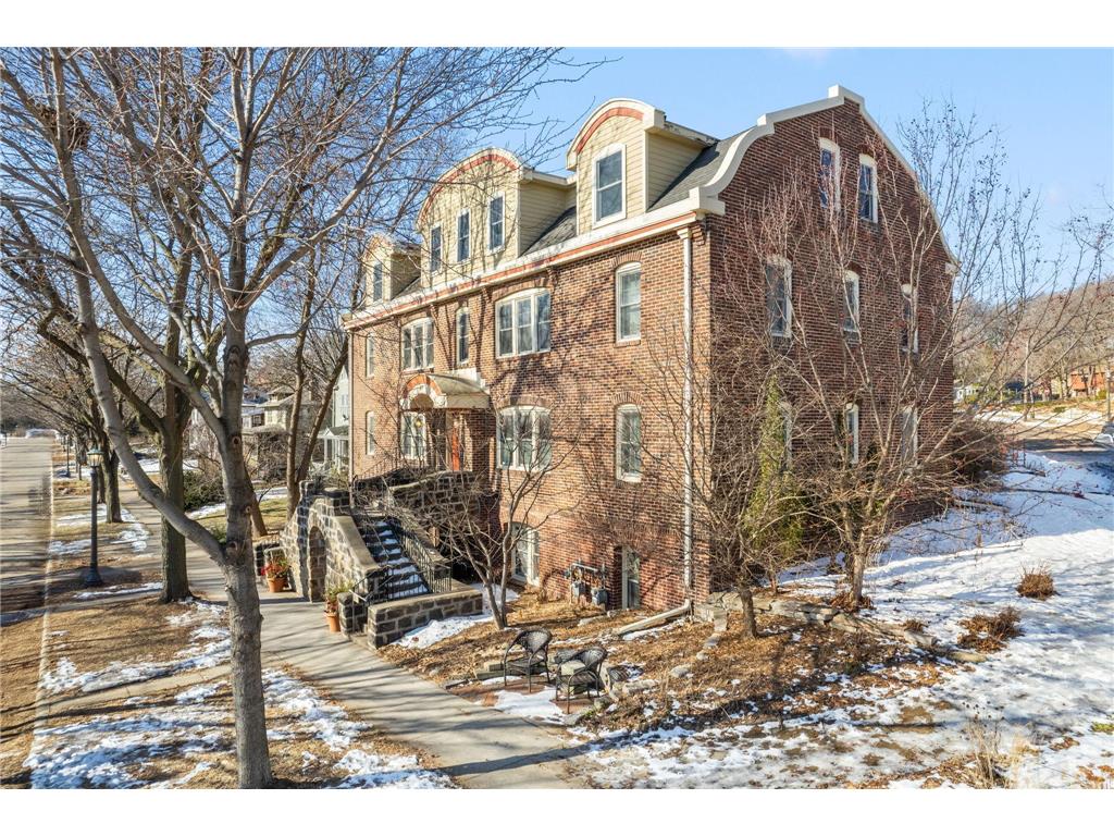 97 Langford Park #4 Saint Paul MN 55108 7022475 image32