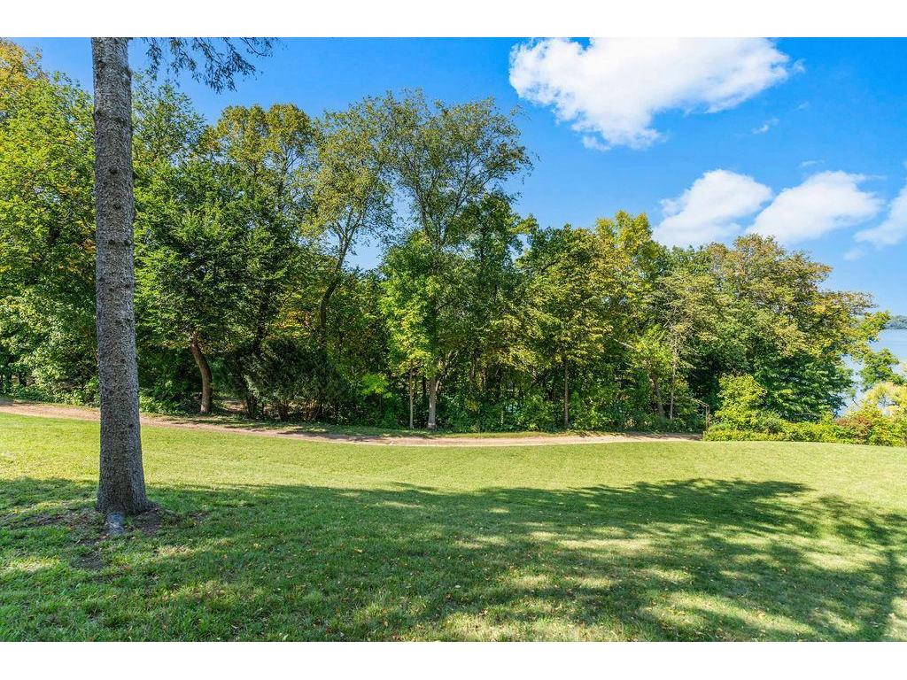970 Pleasant View Road Chanhassen MN 55317 - Christmas 6817889 image10