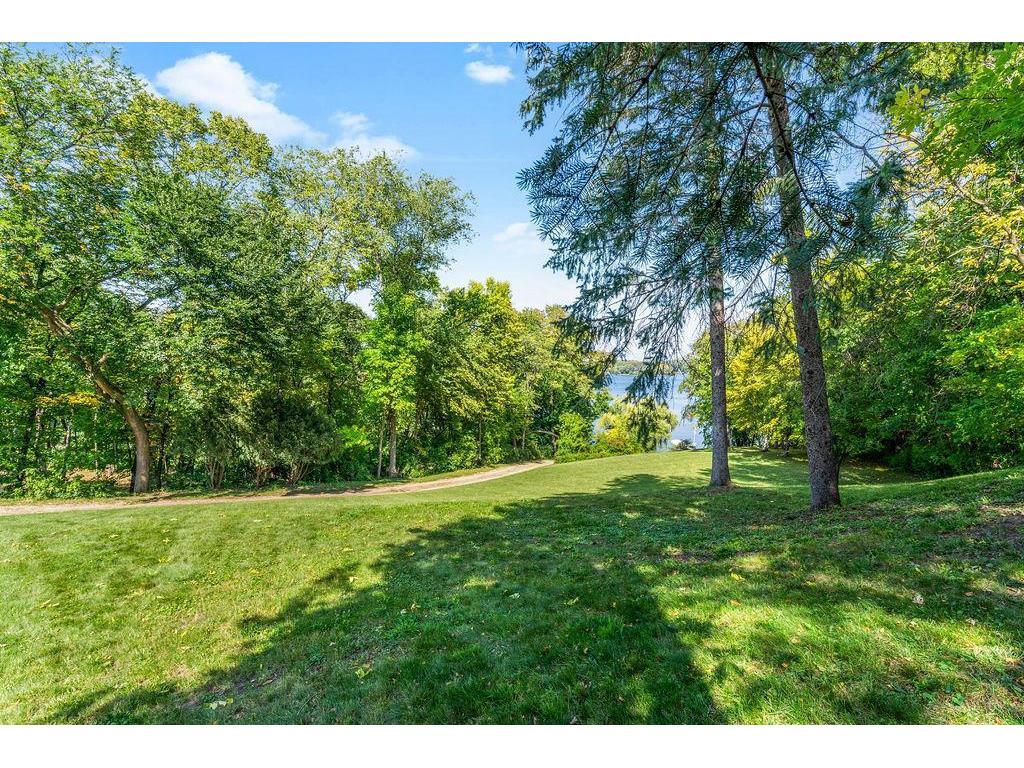 970 Pleasant View Road Chanhassen MN 55317 - Christmas 6817889 image13