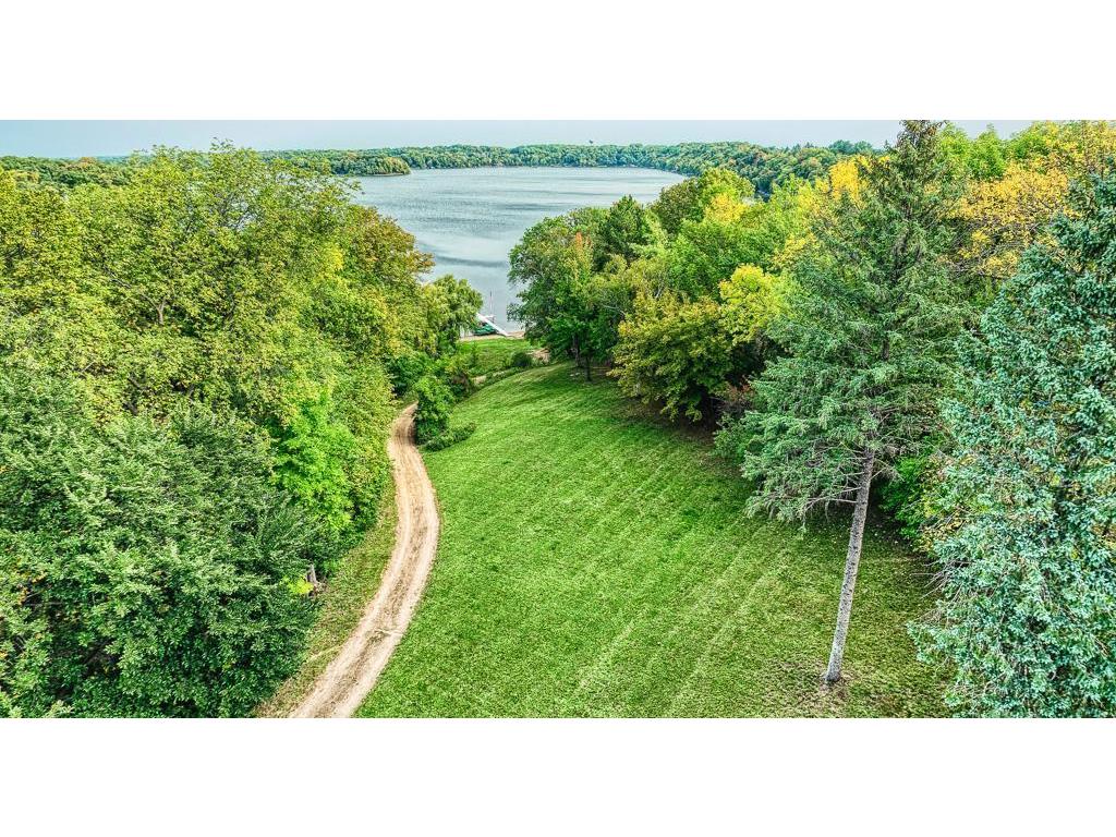970 Pleasant View Road Chanhassen MN 55317 - Christmas 6817889 image3