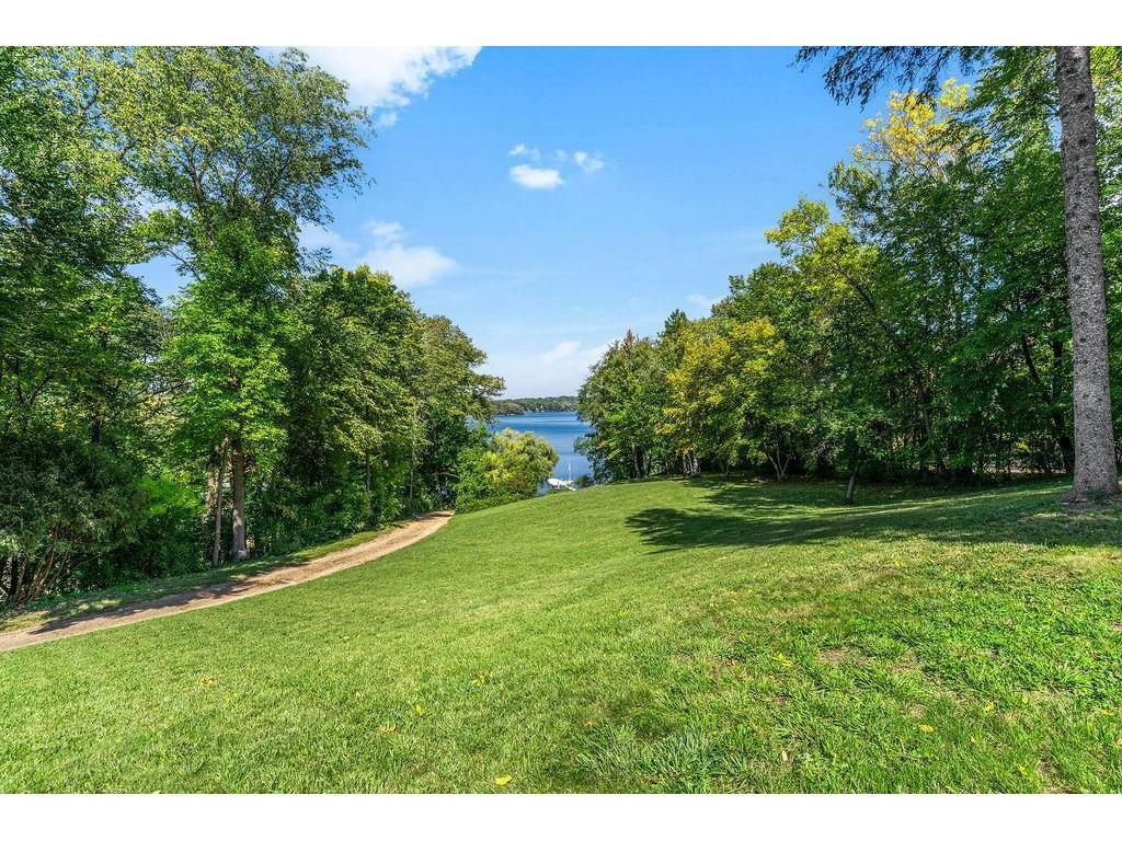 970 Pleasant View Road Chanhassen MN 55317 - Christmas 6817889 image5