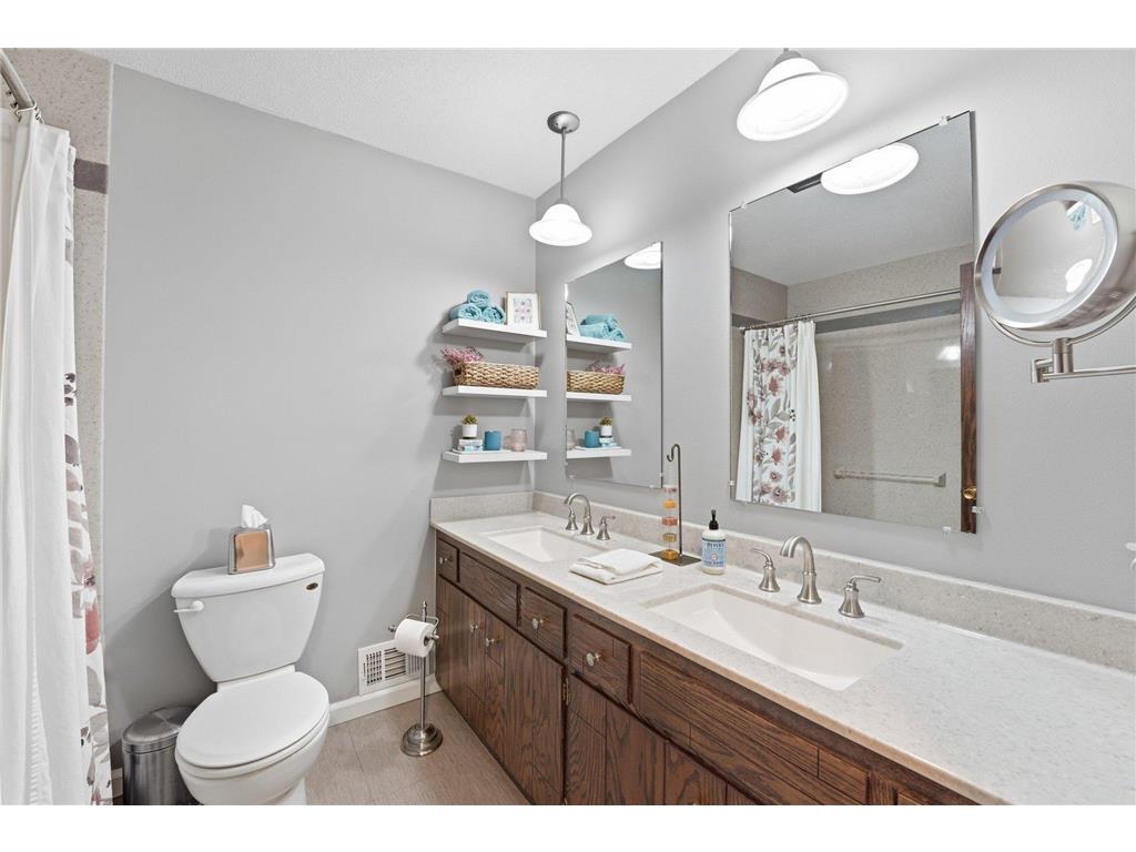 970 Redwood Drive Apple Valley MN 55124 7068287 image42