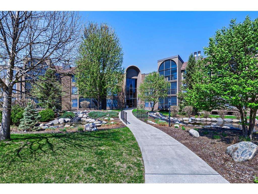9700 Portland Avenue S #126 Bloomington MN 55420 7065022 image1