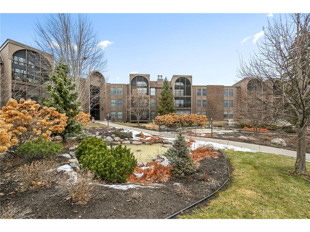 9700 Portland Avenue S #127 Bloomington MN 55420 7014608 image1