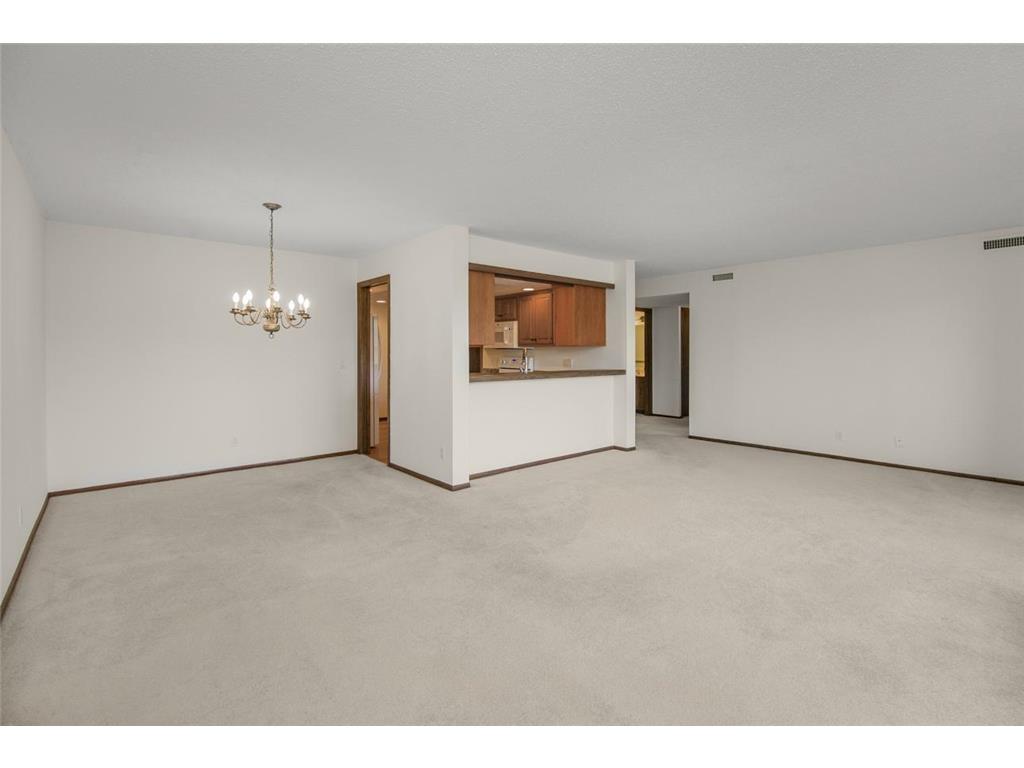 9700 Portland Avenue S #129 Bloomington MN 55420 7046177 image11