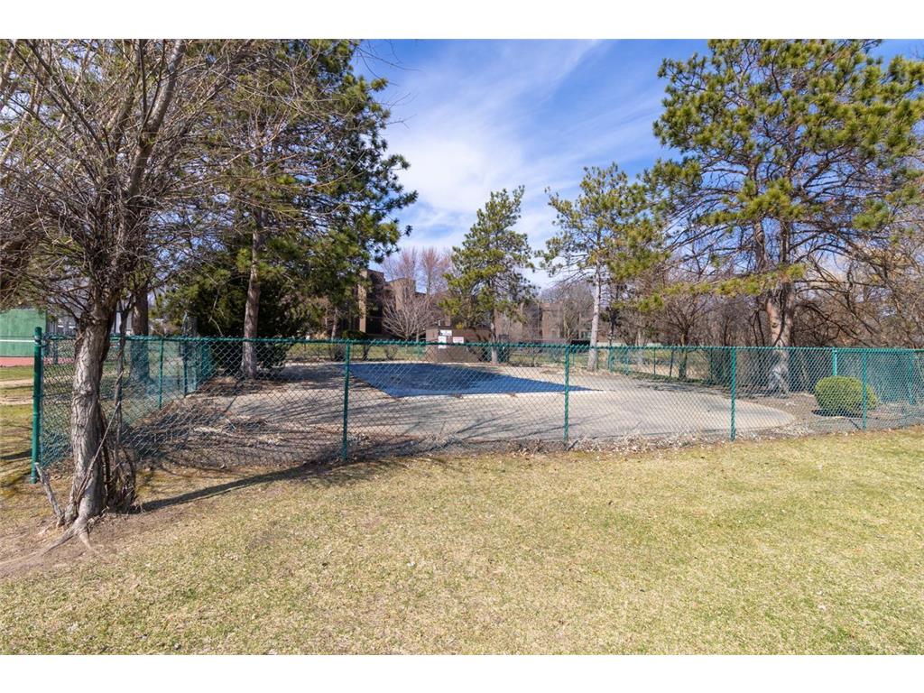 9700 Portland Avenue S #129 Bloomington MN 55420 7046177 image36