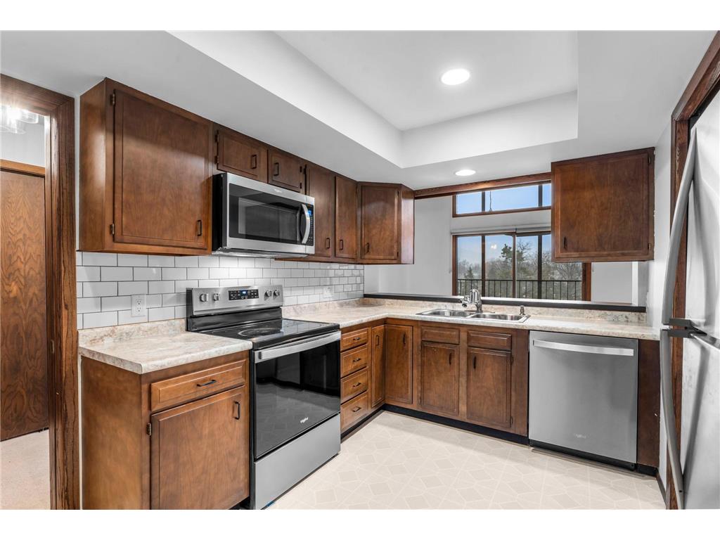 9700 Portland Avenue S #332 Bloomington MN 55420 7033321 image3