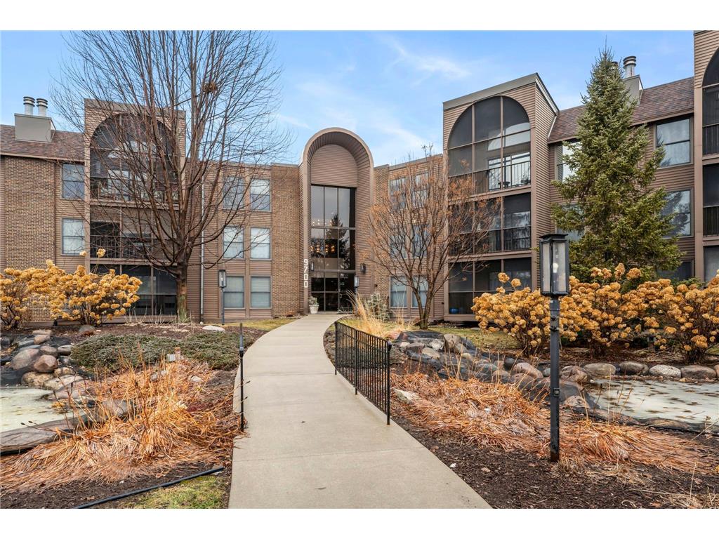 9700 Portland Avenue S #332 Bloomington MN 55420 7033321 image32