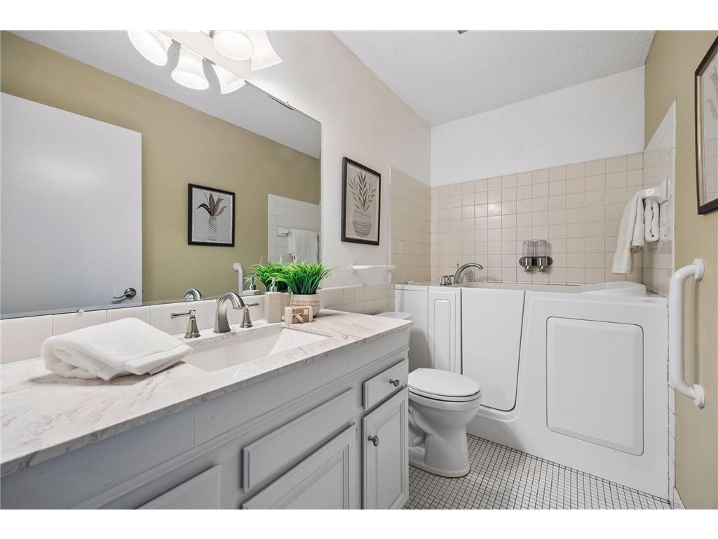 9701 Cimarron Trail Minnetonka MN 55305 7071974 image25