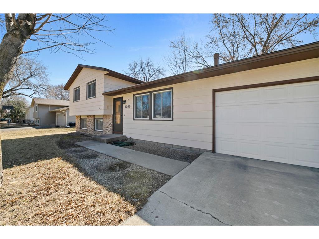 9705 98th Place N Maple Grove MN 55369 6691421 image1