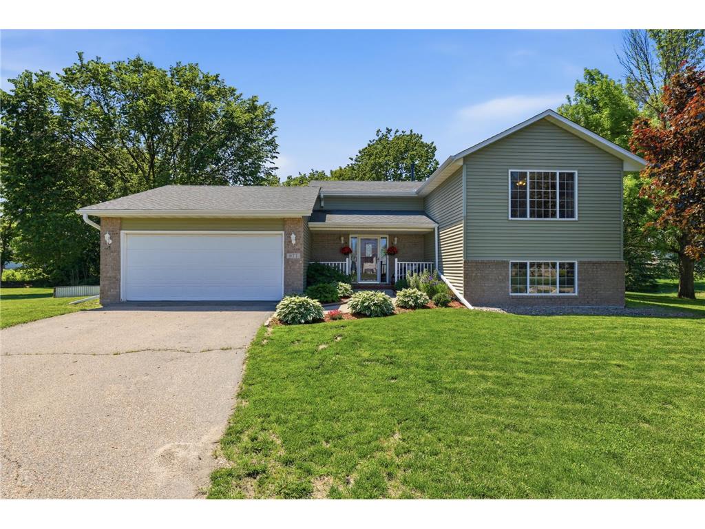 971 Lacy Court Belle Plaine MN 56011 7078069 image1