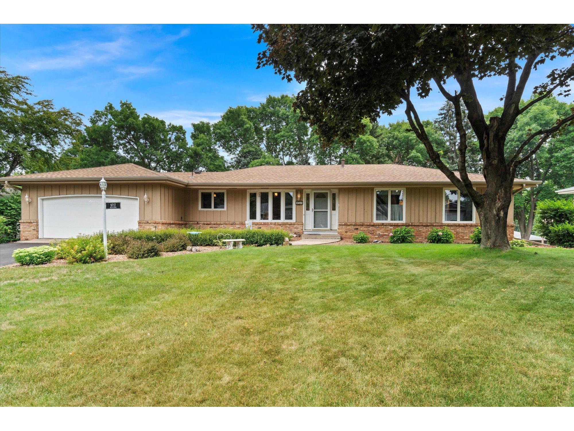 9717 Rich Curve, Bloomington, MN, 55437 MLS 6073371 Edina Realty