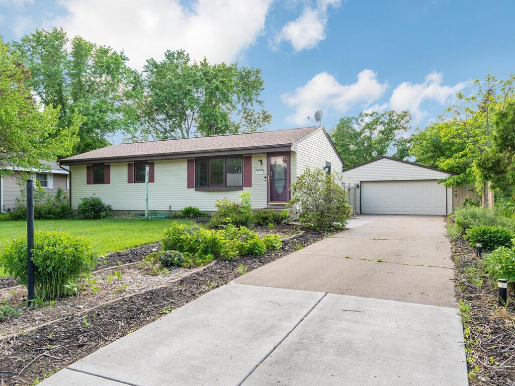 9720 6th Street NE Blaine MN 55434 6524306 image1