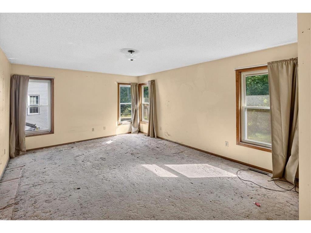 9720 Oliver Avenue N Brooklyn Park MN 55444 7107256 image20