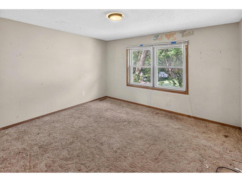 9720 Oliver Avenue N Brooklyn Park MN 55444 7107256 image25