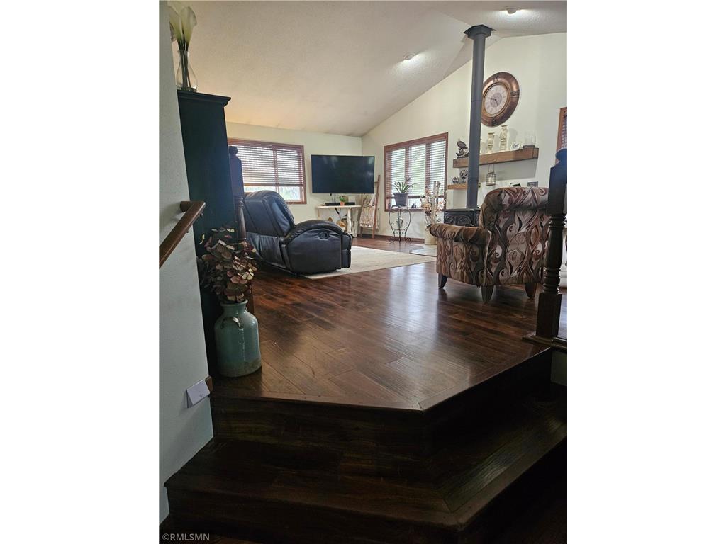 9722 302nd Avenue NW Baldwin Twp MN 55371 7070286 image10