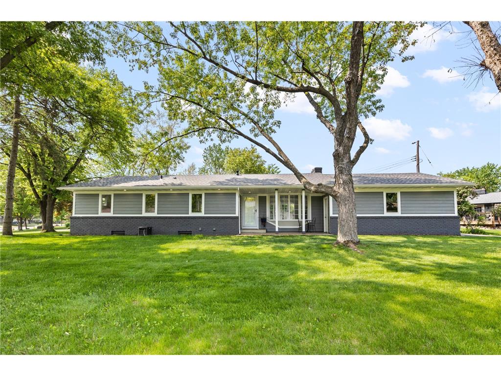 9724 Queen Road Bloomington MN 55431 6368700 image1