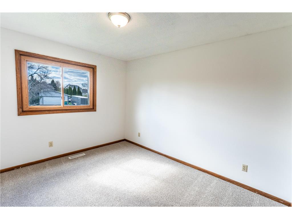 9724 Washburn Avenue N Brooklyn Park MN 55444 7063836 image2
