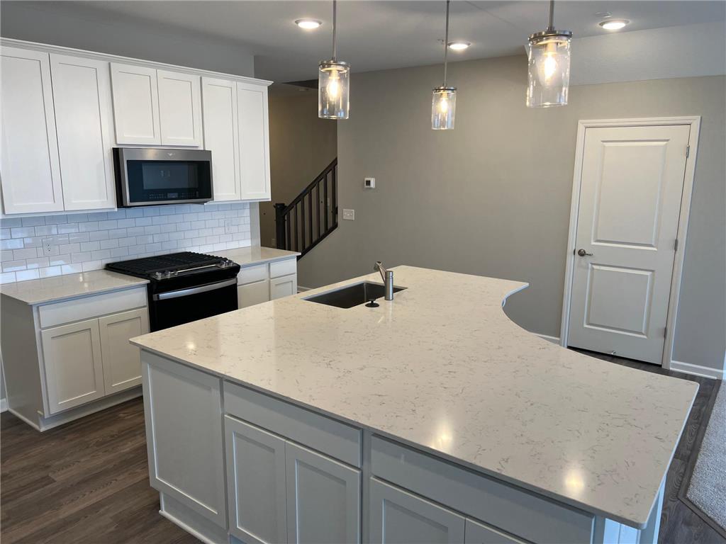 9725 4th North Street, Lake Elmo, MN, 55129 MLS 6362034 Edina Realty