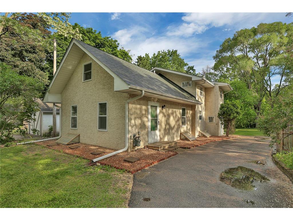 973 County Road B W Roseville MN 55113 6380065 image1