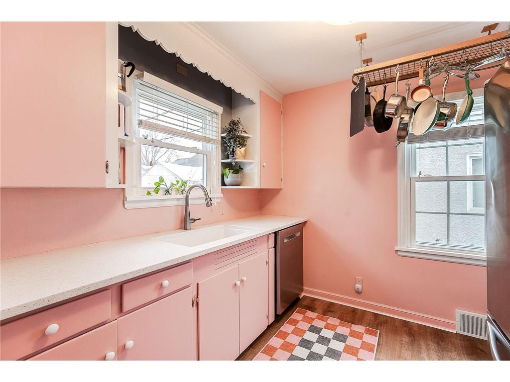 973 Galvin Avenue West Saint Paul MN 55118 7094201 image10