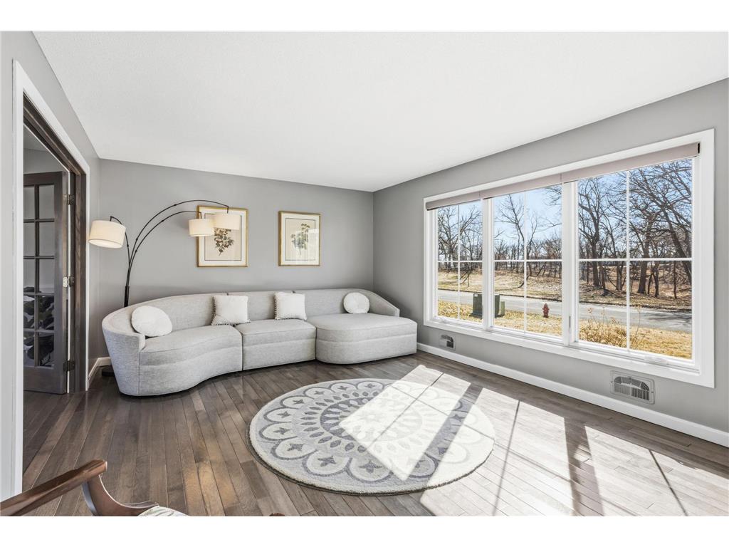 9736 Oxborough Road Bloomington MN 55437 7033250 image10