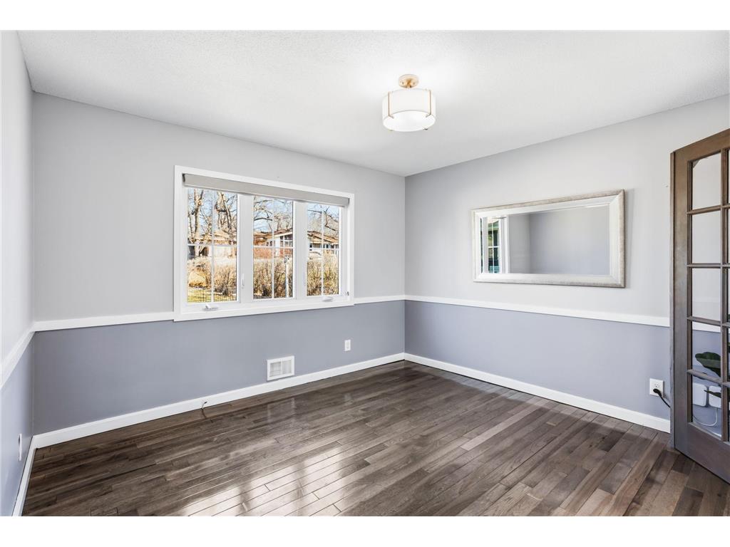 9736 Oxborough Road Bloomington MN 55437 7033250 image11