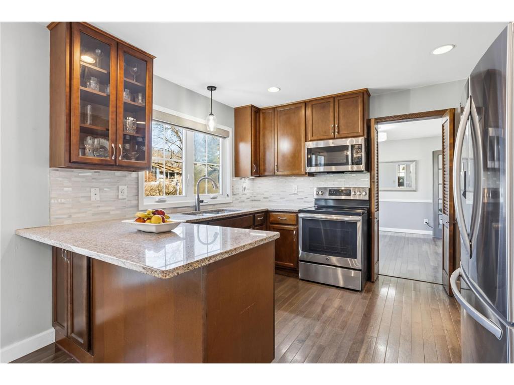 9736 Oxborough Road Bloomington MN 55437 7033250 image14