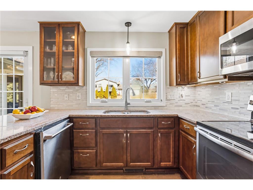 9736 Oxborough Road Bloomington MN 55437 7033250 image18