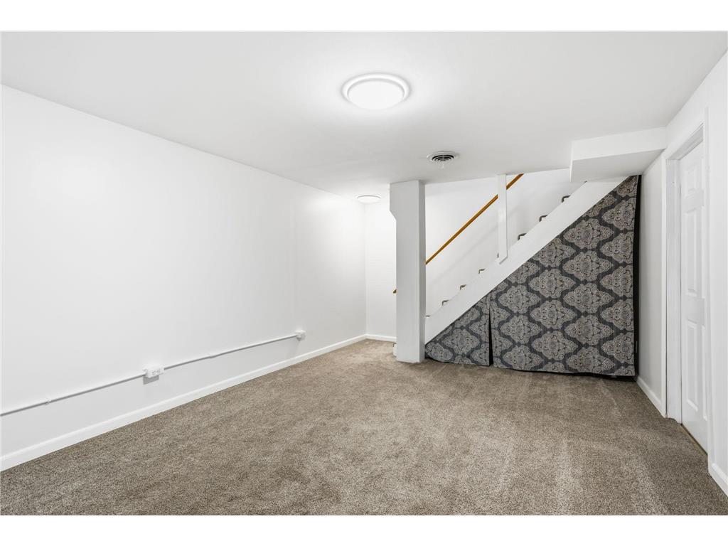 9736 Oxborough Road Bloomington MN 55437 7033250 image40