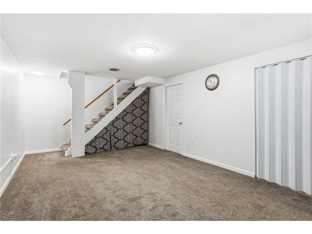 9736 Oxborough Road Bloomington MN 55437 7033250 image42