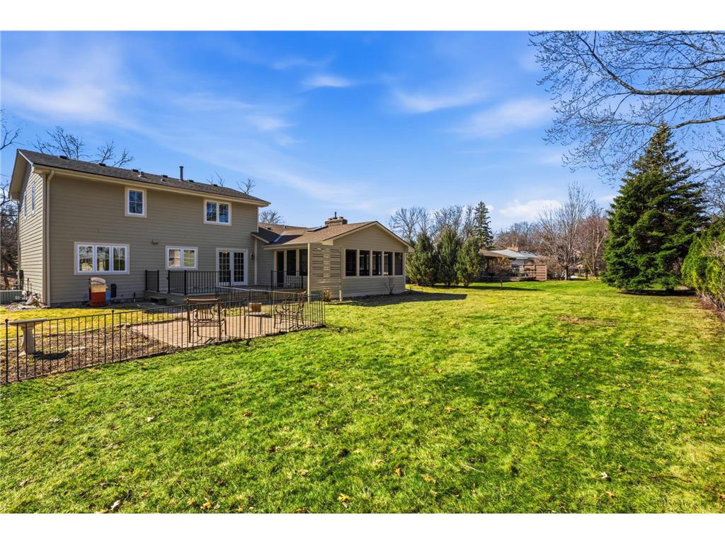 9736 Oxborough Road Bloomington MN 55437 7033250 image48