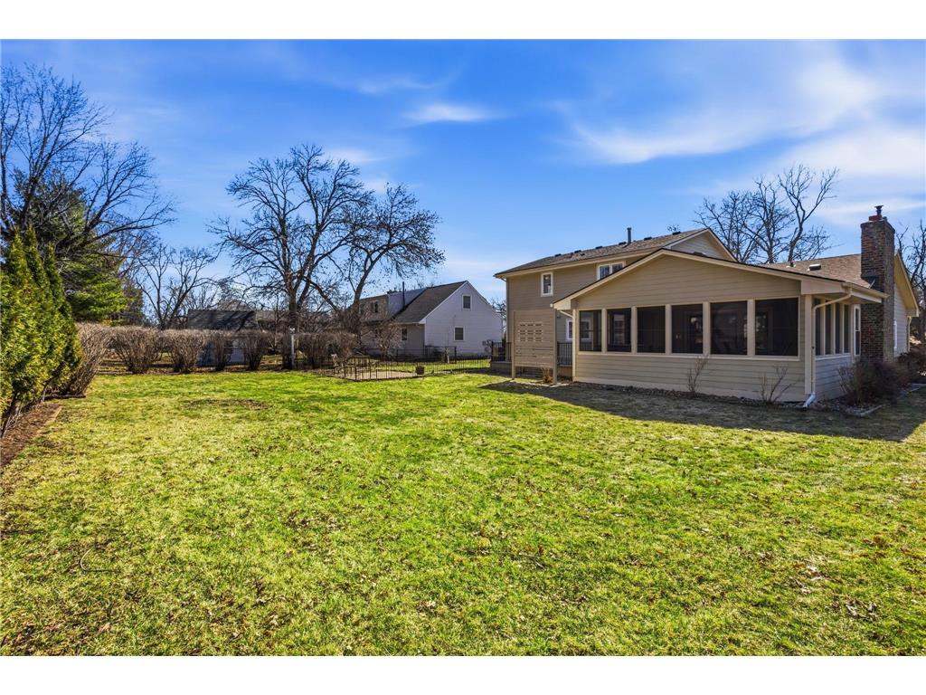 9736 Oxborough Road Bloomington MN 55437 7033250 image50