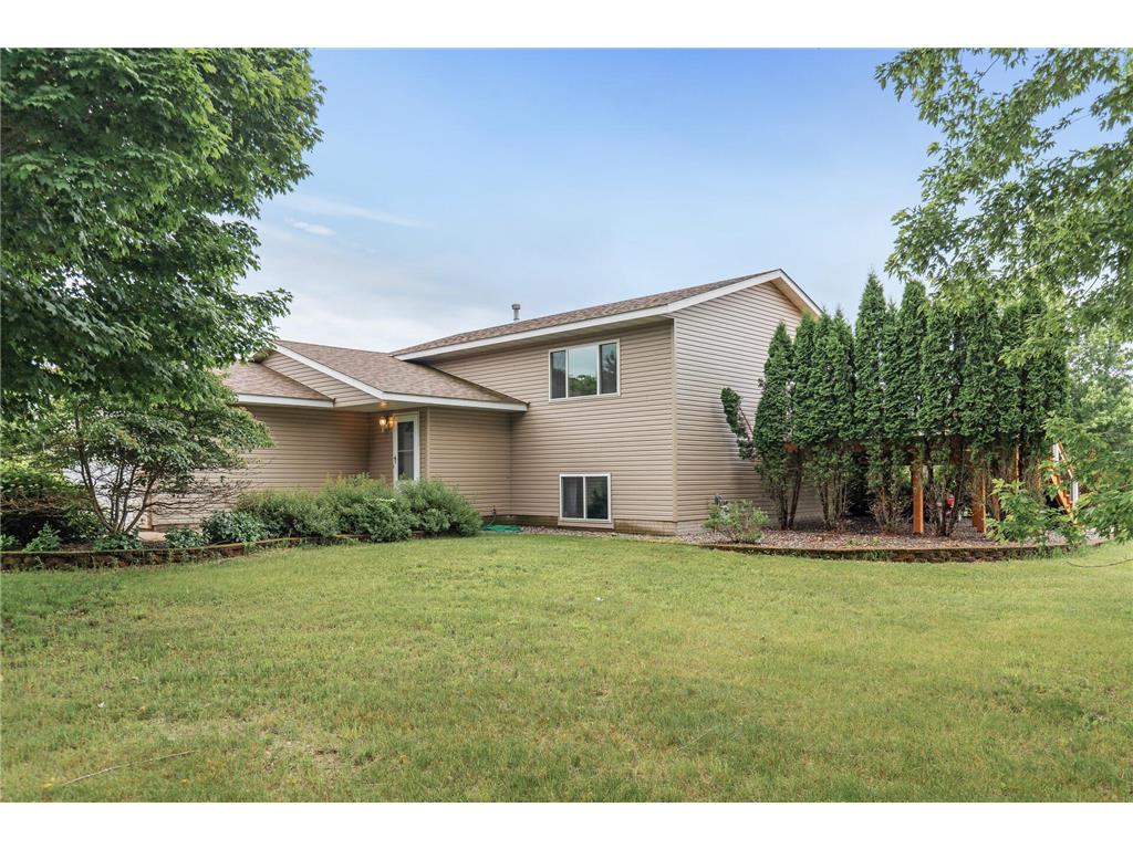 9739 302nd Avenue NW Princeton MN 55371 6554458 image1