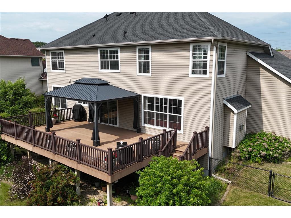 9743 Almond Avenue N Brooklyn Park MN 55443 7072892 image1