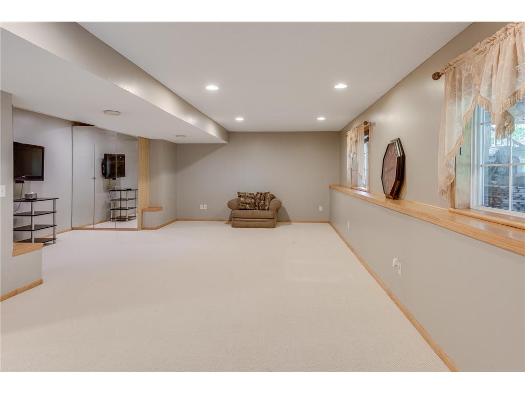 9743 Almond Avenue N Brooklyn Park MN 55443 7072892 image25
