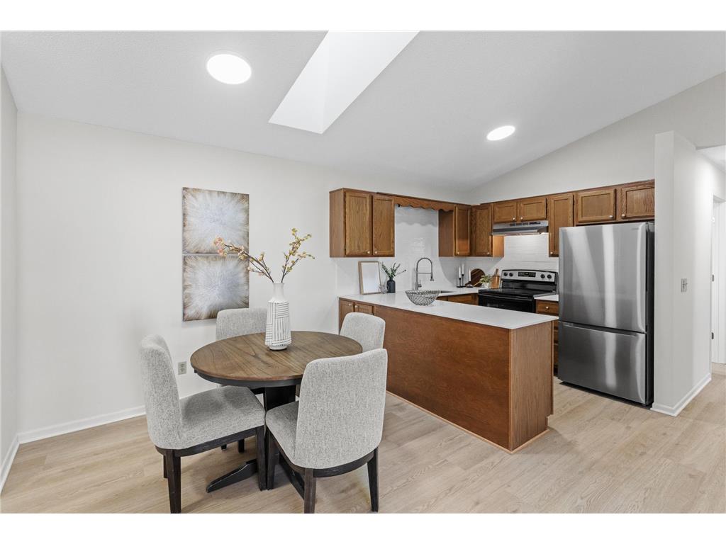 975 Pondview Court Vadnais Heights MN 55127 7025310 image1