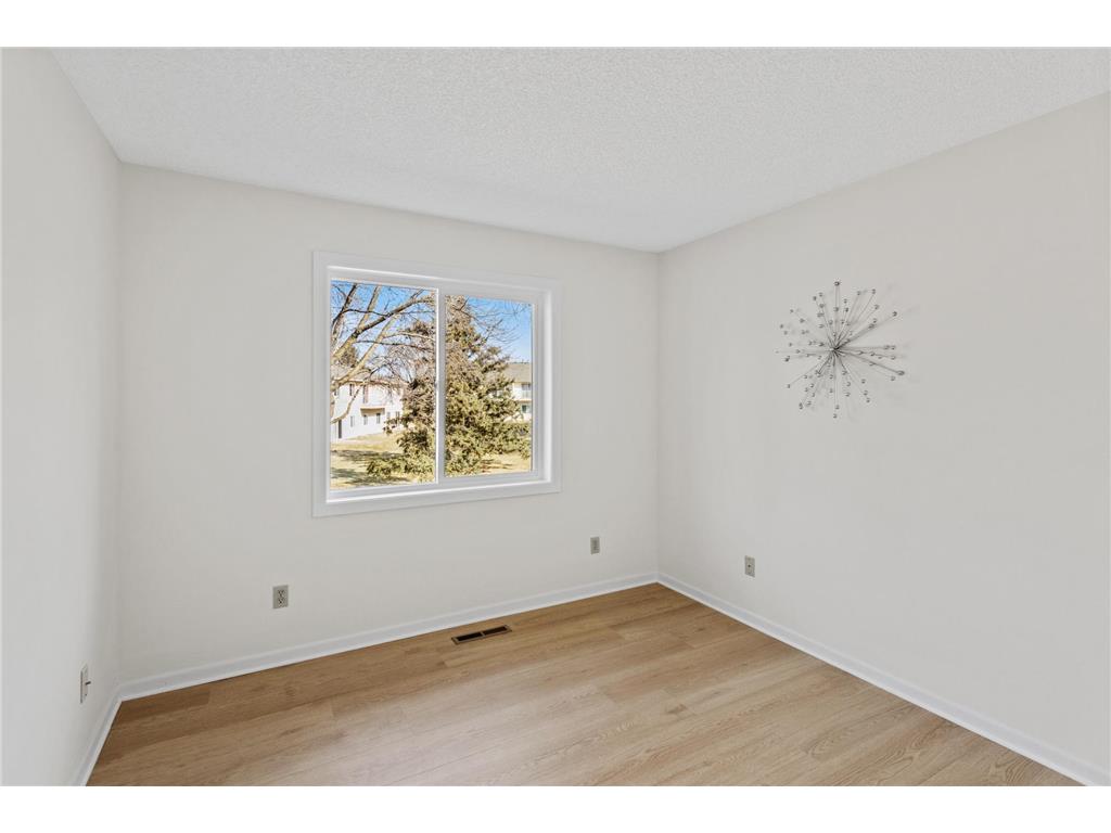 975 Pondview Court Vadnais Heights MN 55127 7025310 image16