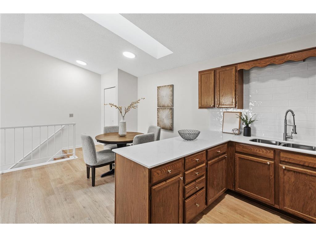 975 Pondview Court Vadnais Heights MN 55127 7025310 image5