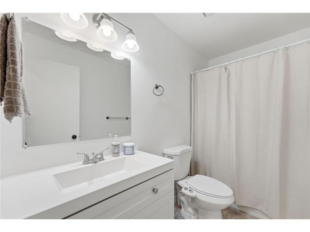 975 Savannah Road Eagan MN 55123 7099526 image20