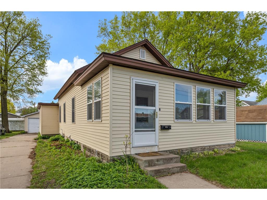 975 W 2nd Street Winona MN 55987 7066029 image1