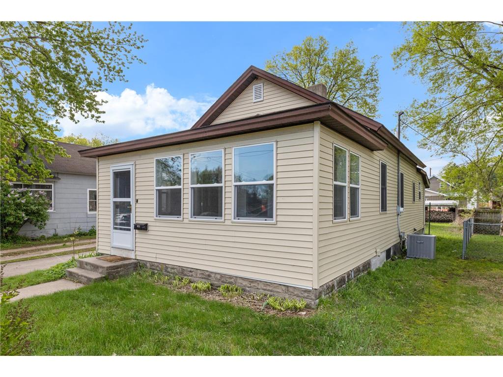 975 W 2nd Street Winona MN 55987 7066029 image2