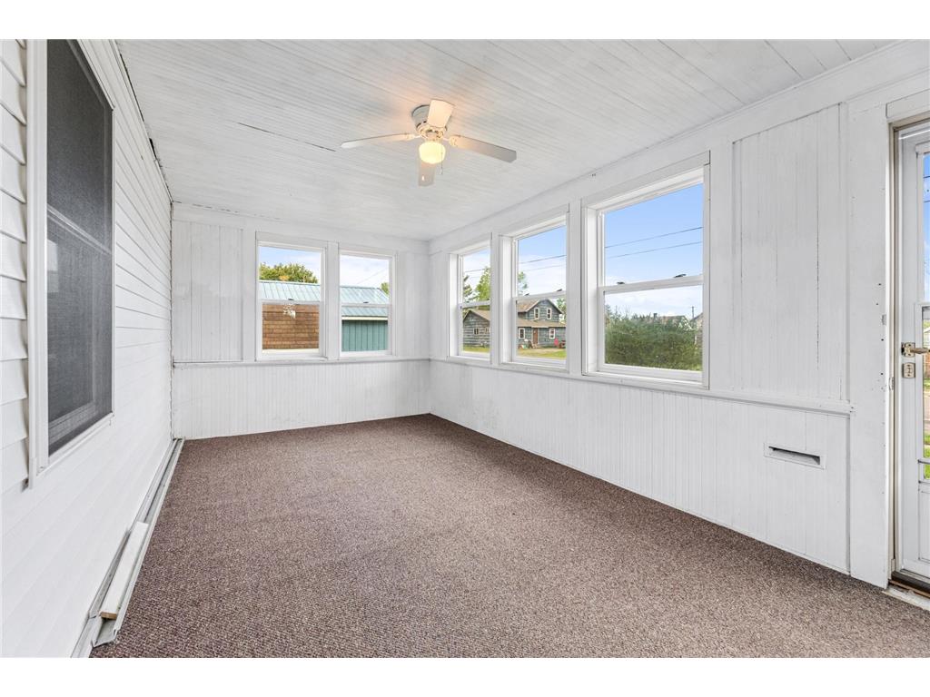 975 W 2nd Street Winona MN 55987 7066029 image3