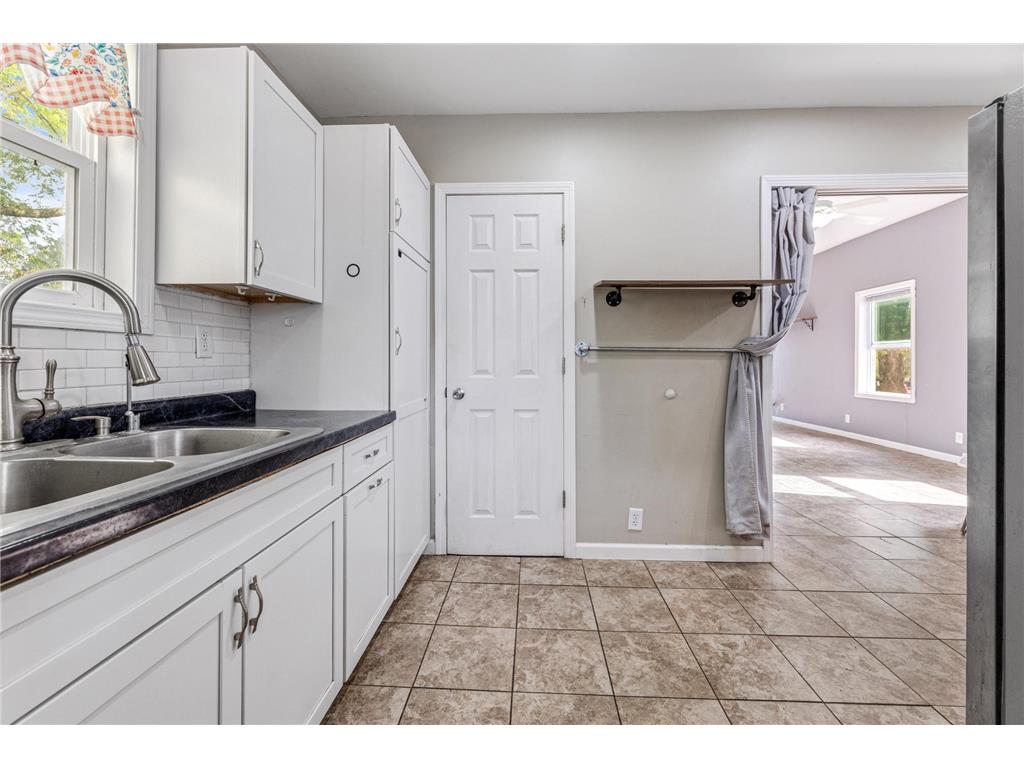 975 W 2nd Street Winona MN 55987 7066029 image9