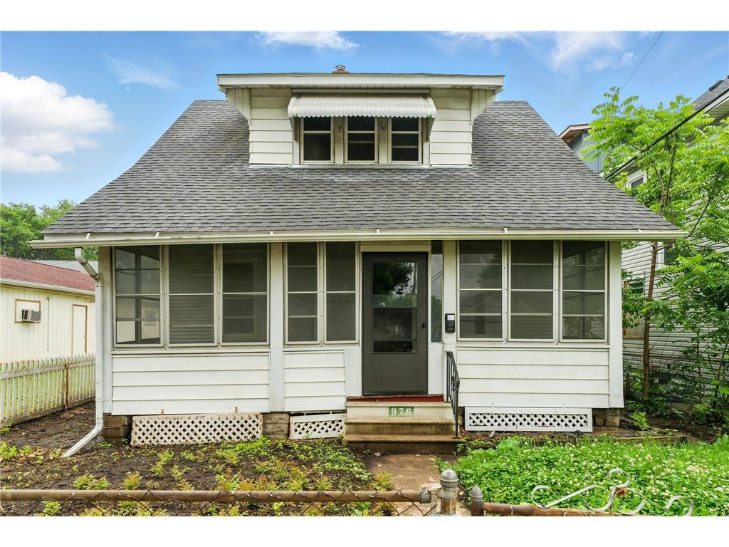 976 Forest Street Saint Paul MN 55106 6756271 image1